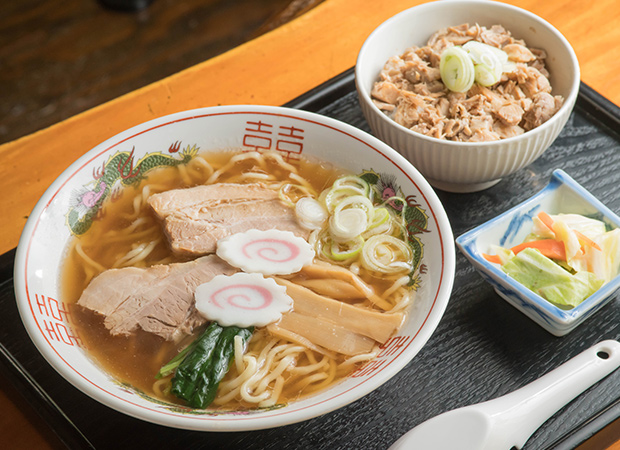 ラーメンと一緒に楽しむ
